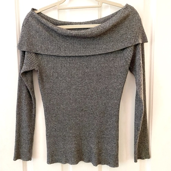 Women’s Off Shoulder Lightweight Sweater in Gray size L - Picture 1 of 4
